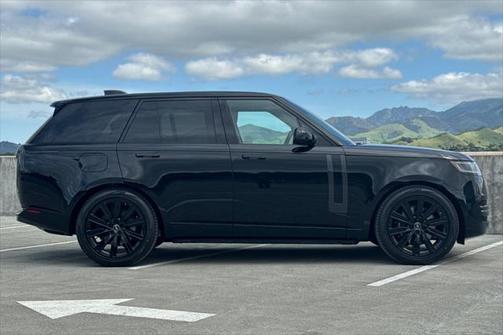 2025 Land Rover Range Rover P530 SE