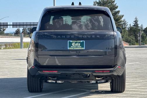 2025 Land Rover Range Rover P530 SE 7 Seat