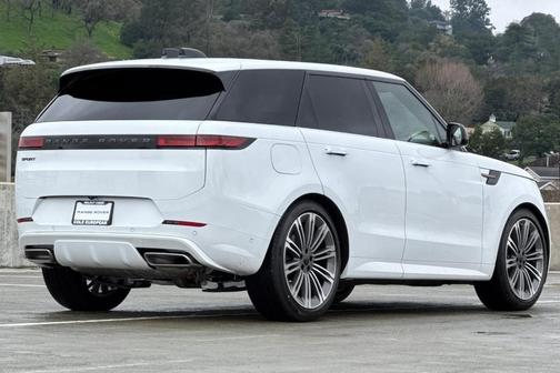2026 Land Rover Range Rover Sport 5.0 Supercharged Dynamic