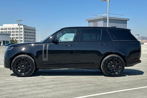 2025 Land Rover Range Rover P530 SE 7 Seat