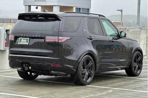 2025 Land Rover Discovery P360 Dynamic SE