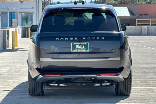 2025 Land Rover Range Rover P400 SE 7 Seat