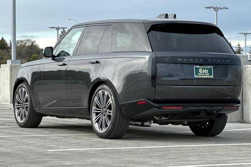 2025 Land Rover Range Rover P530 SE