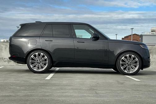 2025 Land Rover Range Rover P530 SE