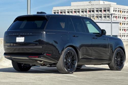2025 Land Rover Range Rover P400 SE