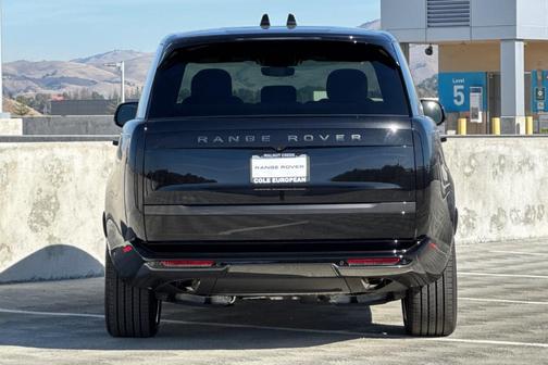 2025 Land Rover Range Rover P400 SE
