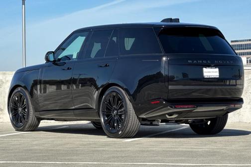 2025 Land Rover Range Rover P400 SE