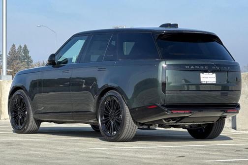2026 Land Rover Range Rover P530 SE