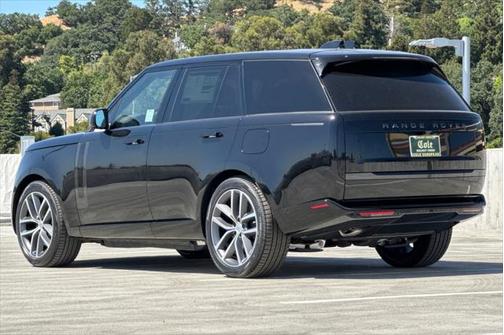 2025 Land Rover Range Rover P550e SE