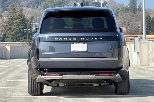 2026 Land Rover Range Rover P550e SE