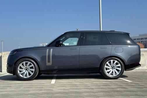 2026 Land Rover Range Rover P550e SE