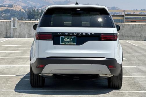 2025 Land Rover Discovery P300 S