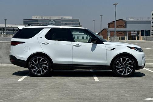 2025 Land Rover Discovery P300 S