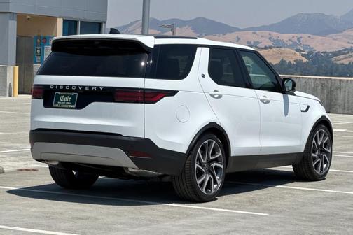 2025 Land Rover Discovery P300 S