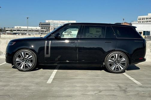 2025 Land Rover Range Rover P530 SE 7 Seat