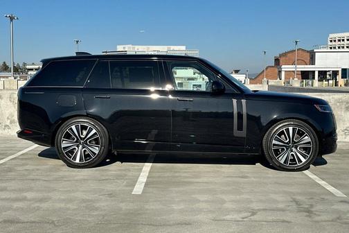 2025 Land Rover Range Rover P530 SE 7 Seat