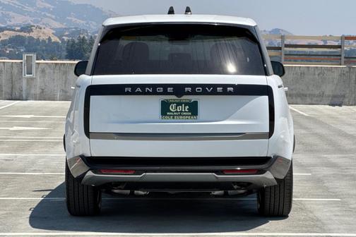 2025 Land Rover Range Rover P550e SE