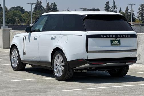 2025 Land Rover Range Rover P550e SE
