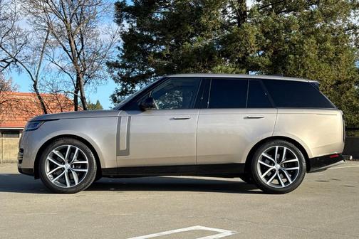 2024 Land Rover Range Rover P530 SE