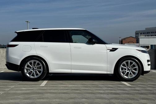 2026 Land Rover Range Rover Sport SE