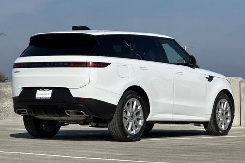 2026 Land Rover Range Rover Sport SE
