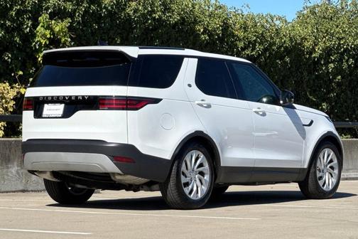 2024 Land Rover Discovery P300 S