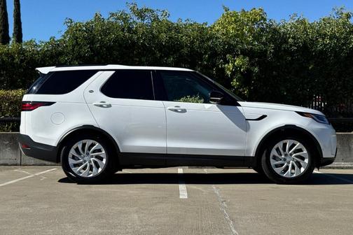2024 Land Rover Discovery P300 S