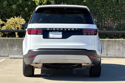 2024 Land Rover Discovery P300 S