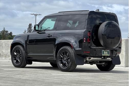 2025 Land Rover Defender P400 X-Dynamic SE