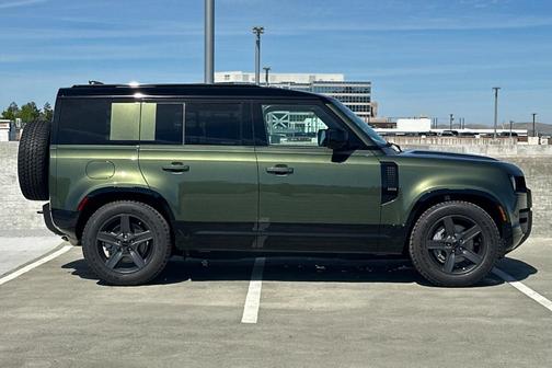 Woolstone Green 2026 Land Rover Defender P400 X-Dynamic SE