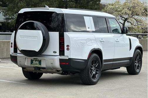 2023 Land Rover Defender SE