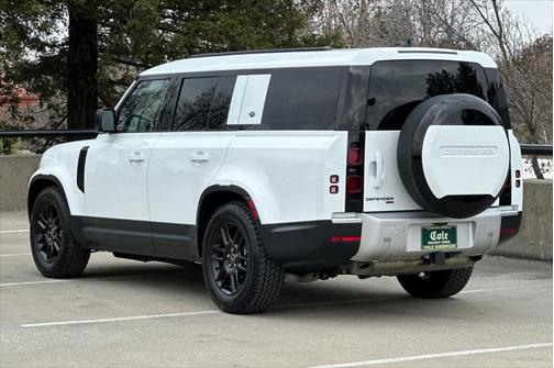 2023 Land Rover Defender SE