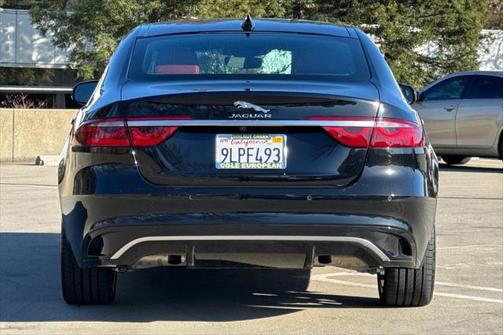 2024 Jaguar XF R-Dynamic SE