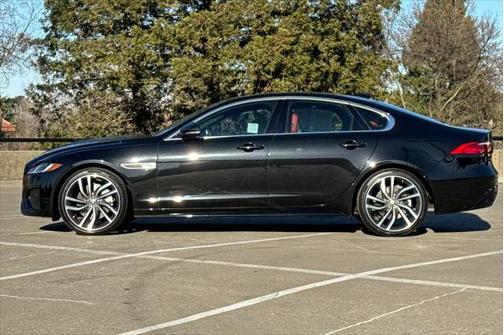 2024 Jaguar XF R-Dynamic SE