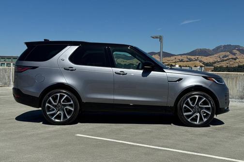 2025 Land Rover Discovery P360 Dynamic SE