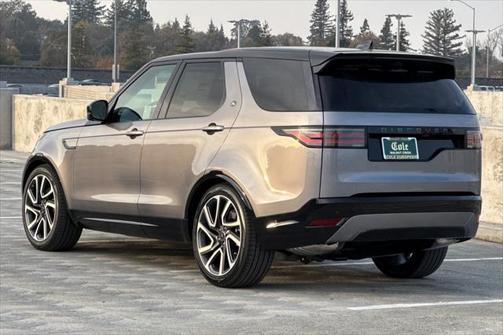 2025 Land Rover Discovery P360 Dynamic SE
