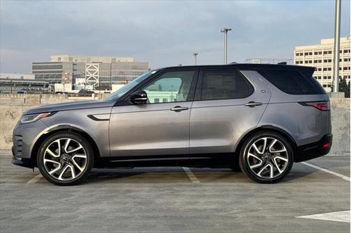 2025 Land Rover Discovery P360 Dynamic SE