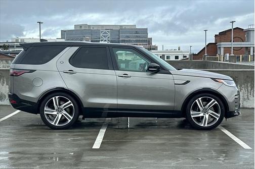 2025 Land Rover Discovery P360 Metropolitan Edition