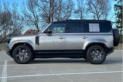 2024 Land Rover Defender P400 X-Dynamic SE