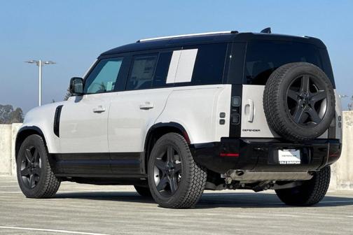 2026 Land Rover Defender 110 X-Dynamic SE