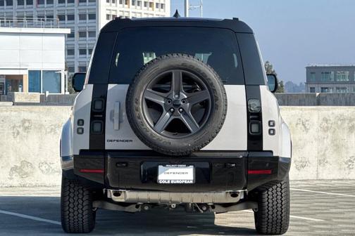 2026 Land Rover Defender 110 X-Dynamic SE