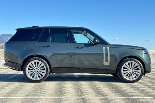 2025 Land Rover Range Rover P400 SE