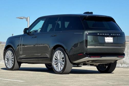2025 Land Rover Range Rover P400 SE