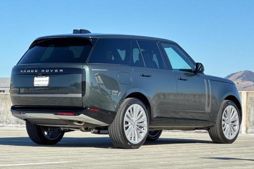 2025 Land Rover Range Rover P400 SE