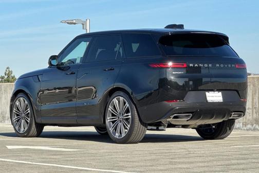 2025 Land Rover Range Rover Sport P360 SE