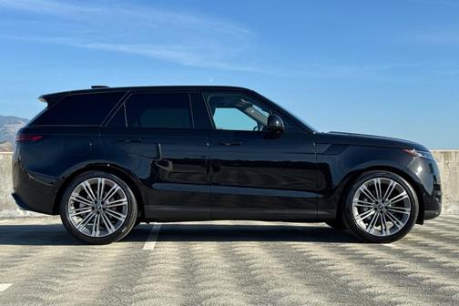 2025 Land Rover Range Rover Sport P360 SE