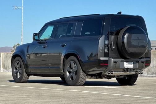 2026 Land Rover Defender 