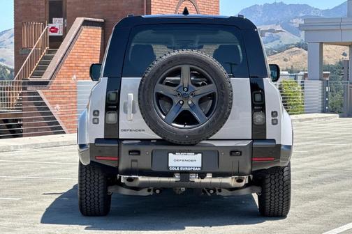 Borasco Grey 2026 Land Rover Defender P400 X-Dynamic SE