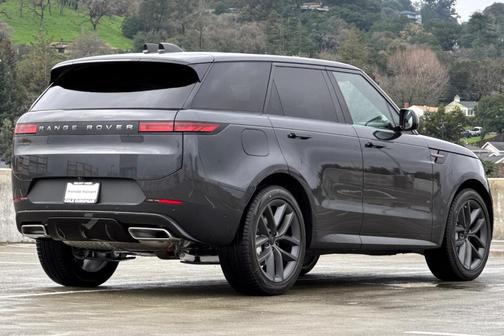 2026 Land Rover Range Rover Sport SE
