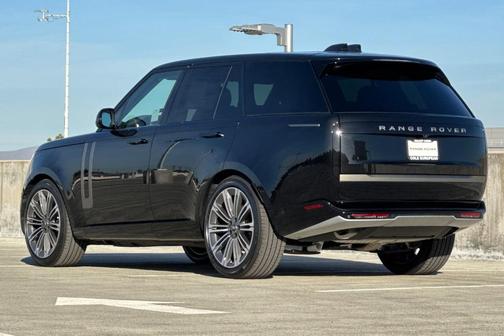 2025 Land Rover Range Rover P400 SE